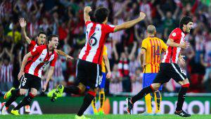 BILBAO, SPAIN - AUGUST 14: Mikel San Jose (R) of Athletic Club celebrates after scoring the opening goalduring the Spanish Super Cup first leg match between FC Barcelona and Athletic Club at San Mames Stadium on August 14, 2015 in Bilbao, Spain. (Photo by David Ramos/Getty Images)