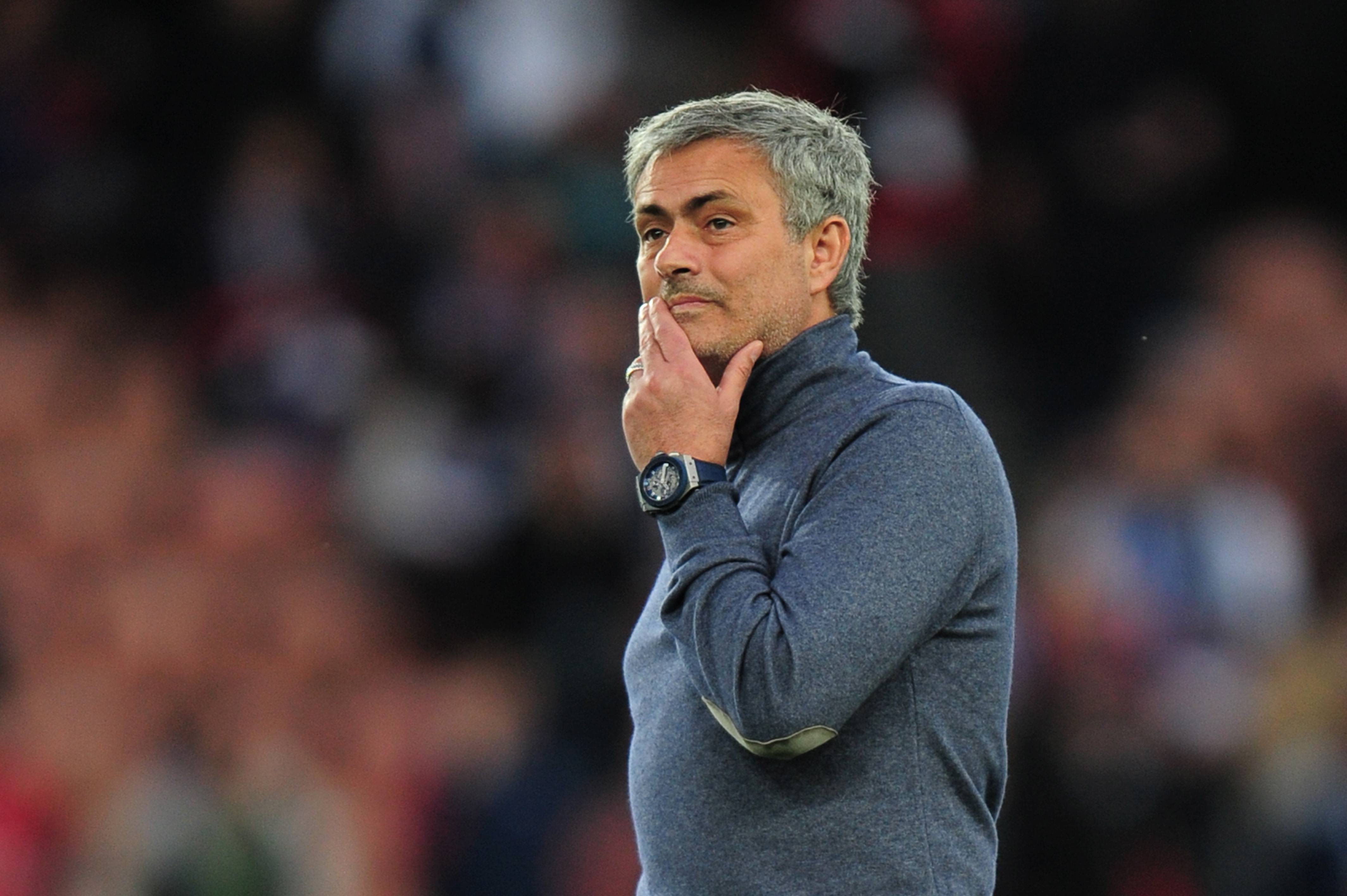 Mourinho Çıkış Yolu Arıyor