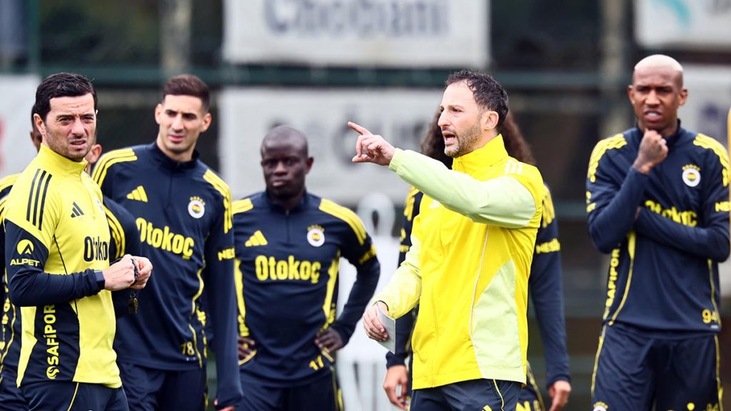 Geçerli görselin alternatif metni yok. Dosya adı: fenerbahce_futboltr.jpg